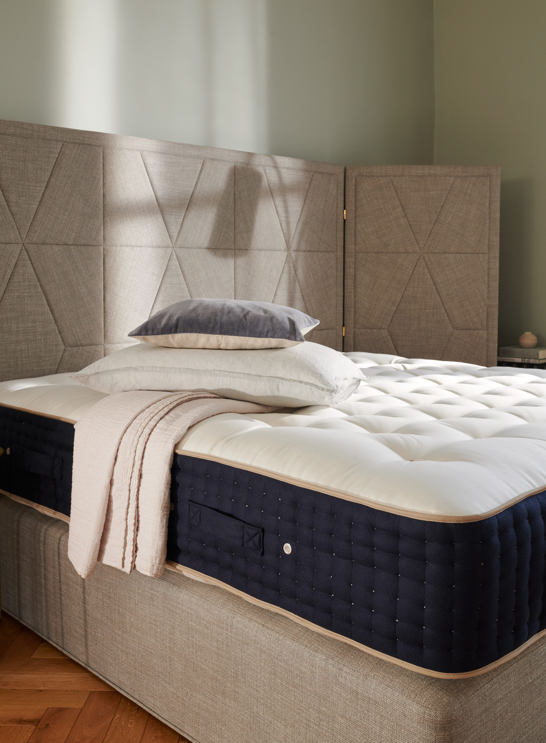 Minimal or Maximal: Tailor Your Summer Sanctuary for Simplicity or Abundance